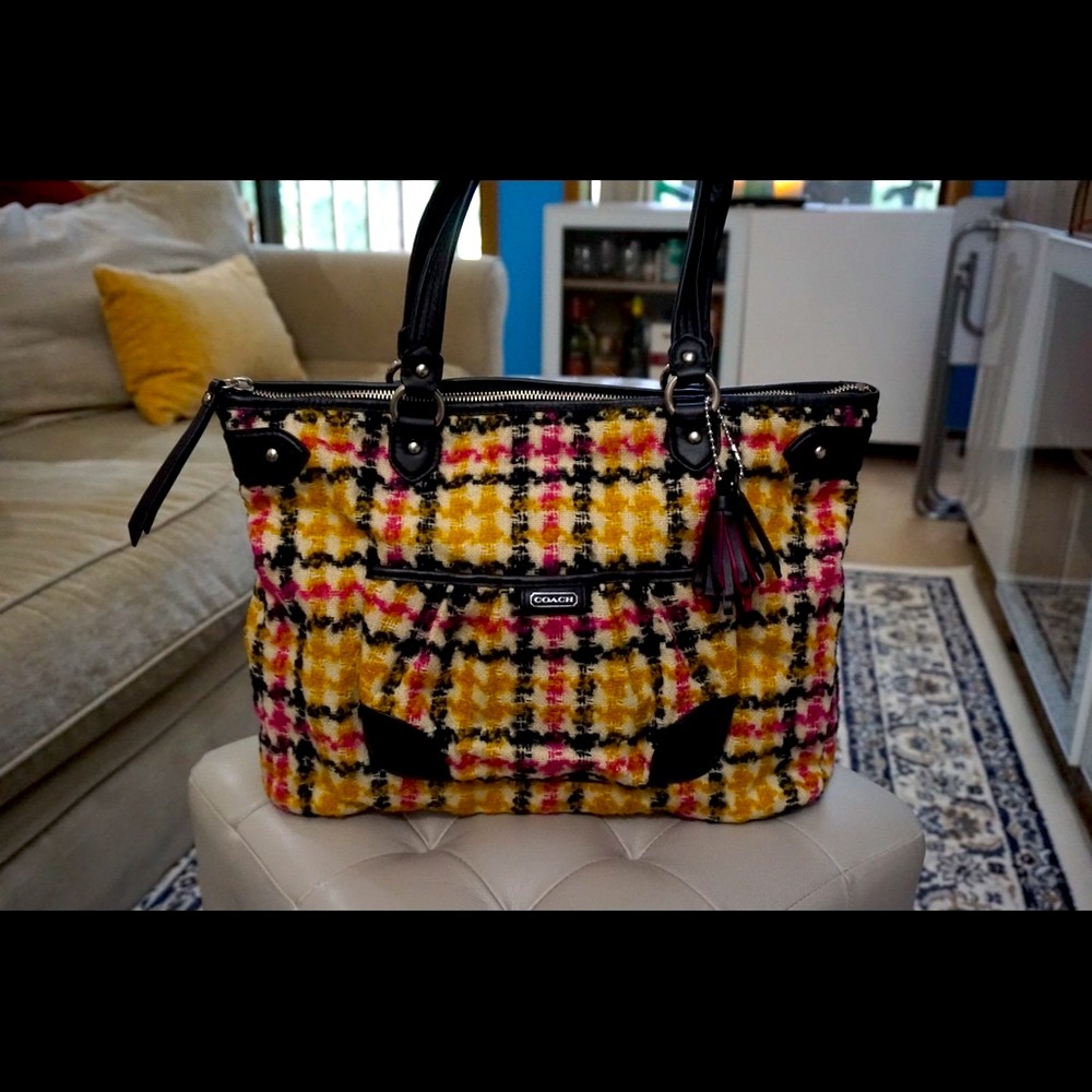 🚫🏷️ NWOT Coach Tweed Tote Handbag